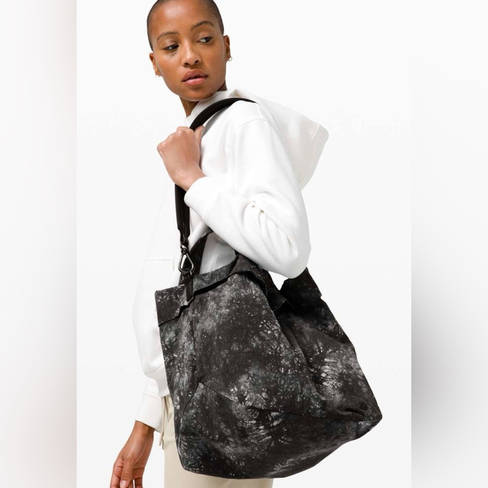 Lululemon On My Level Bag Ice Dye Large Vol 30L Athleisure Active Quiet Luxury